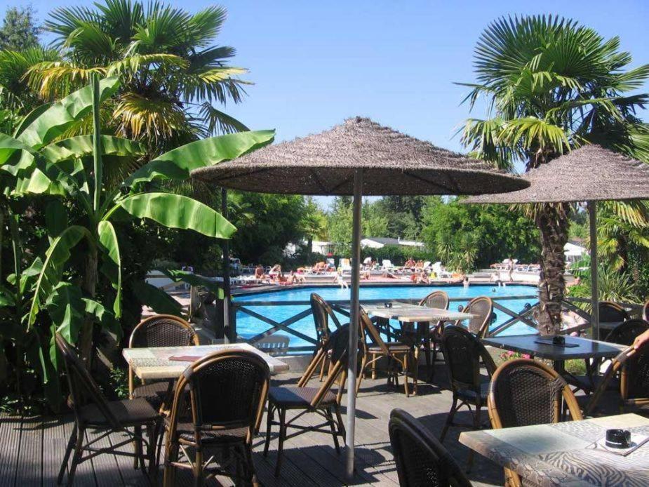 Kampaoh Mezos Hotel Bagian luar foto
